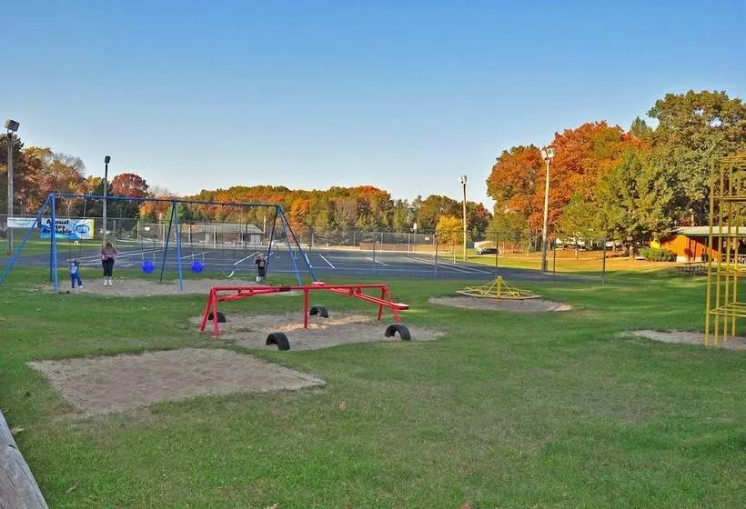 ホテル Arrowhead Resort Campground