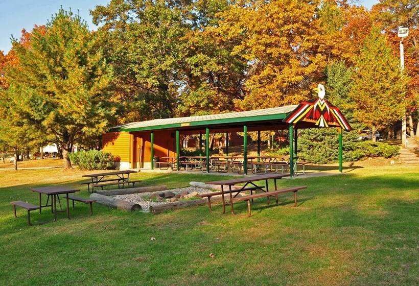 فندق Arrowhead Resort Campground