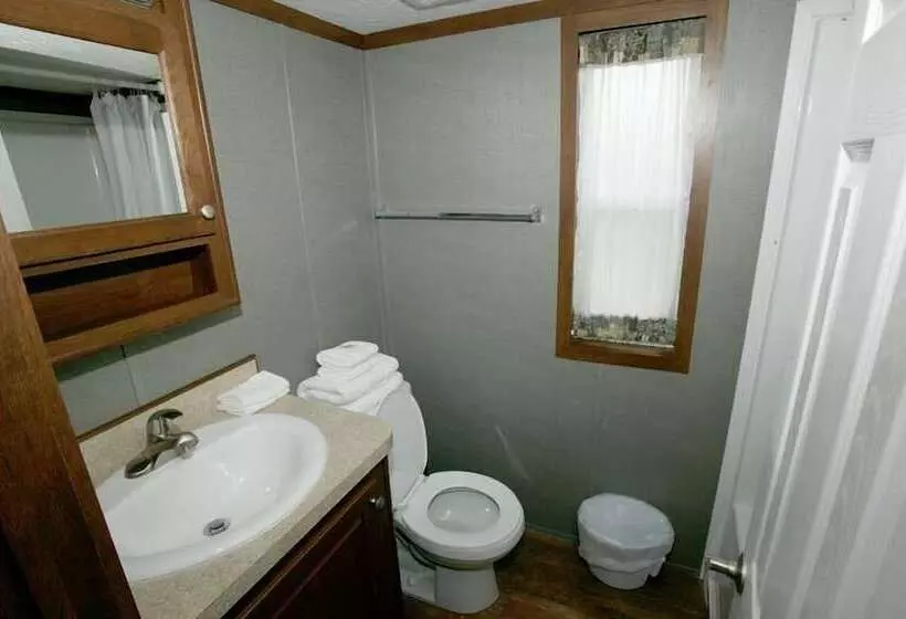 ホテル Arrowhead Resort Campground