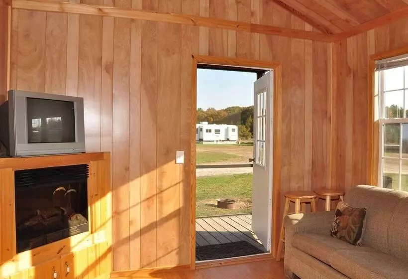 ホテル Arrowhead Resort Campground