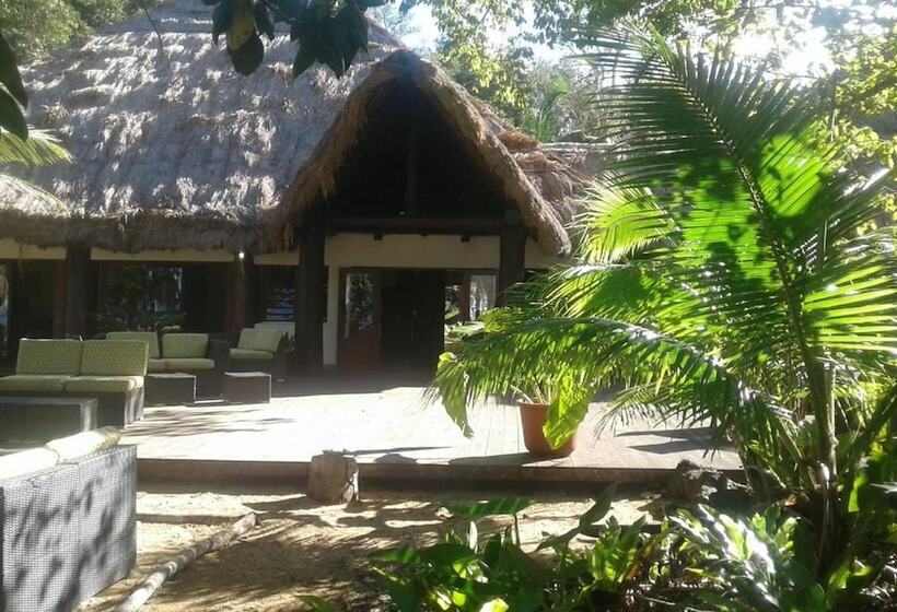 هتل Kanua Tera Ecolodge
