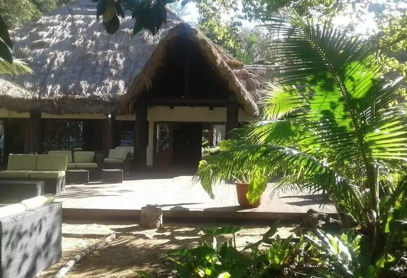 هتل Kanua Tera Ecolodge