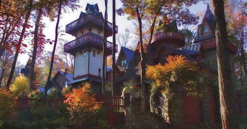 فندق Landoll S Mohican Castle