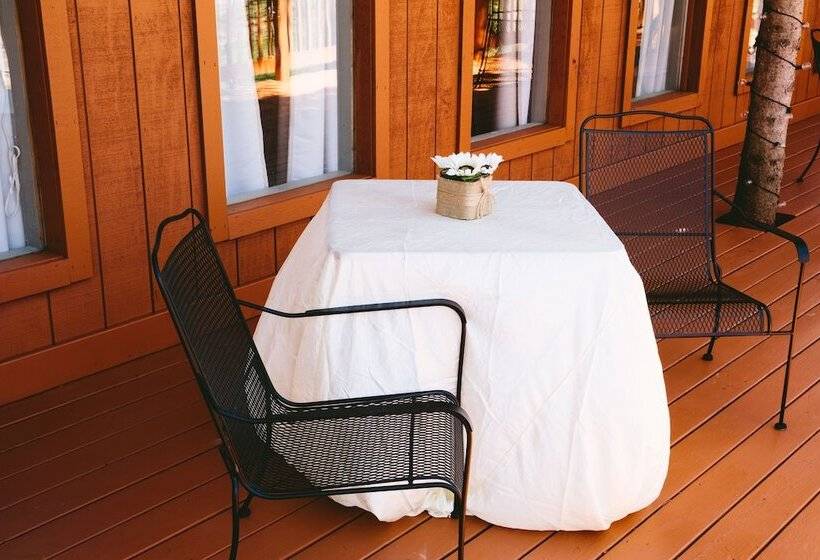 فندق Landoll S Mohican Castle