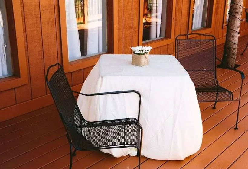 Hotelli Landoll S Mohican Castle