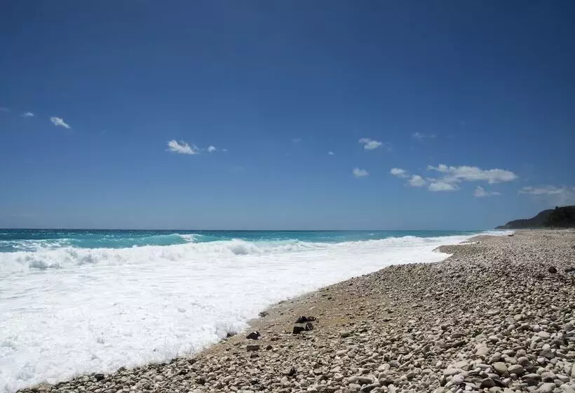 هتل Sea Breeze