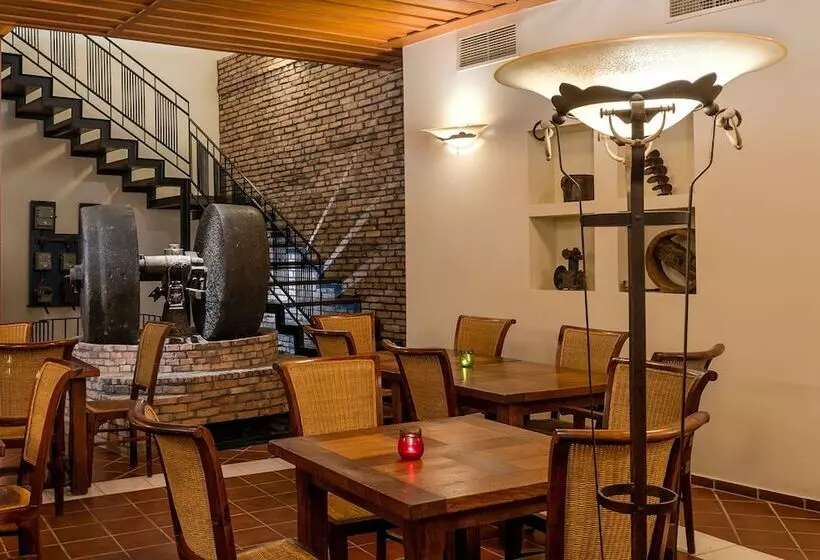 Spilia Village Hotel & Villas