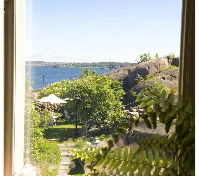 Hotelli Strandflickornas Husen Invid Havet