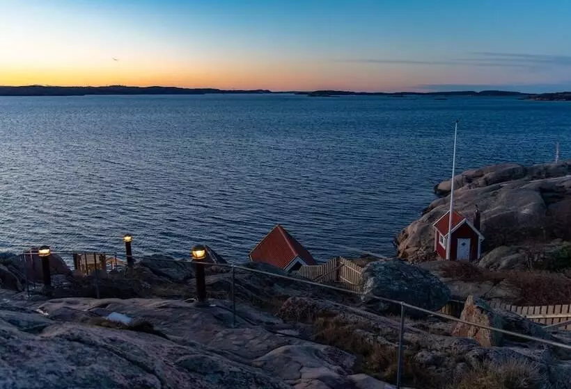 Hotelli Strandflickornas Husen Invid Havet