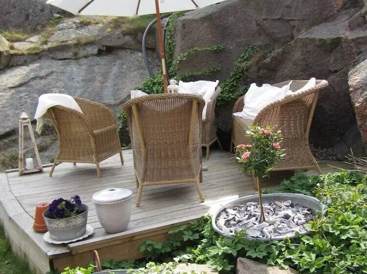 Hotelli Strandflickornas Husen Invid Havet