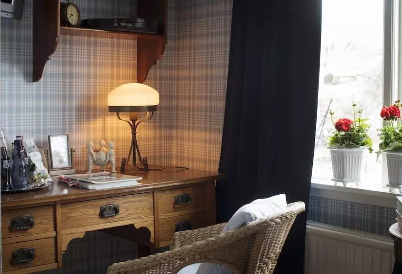 Hotelli Strandflickornas Husen Invid Havet