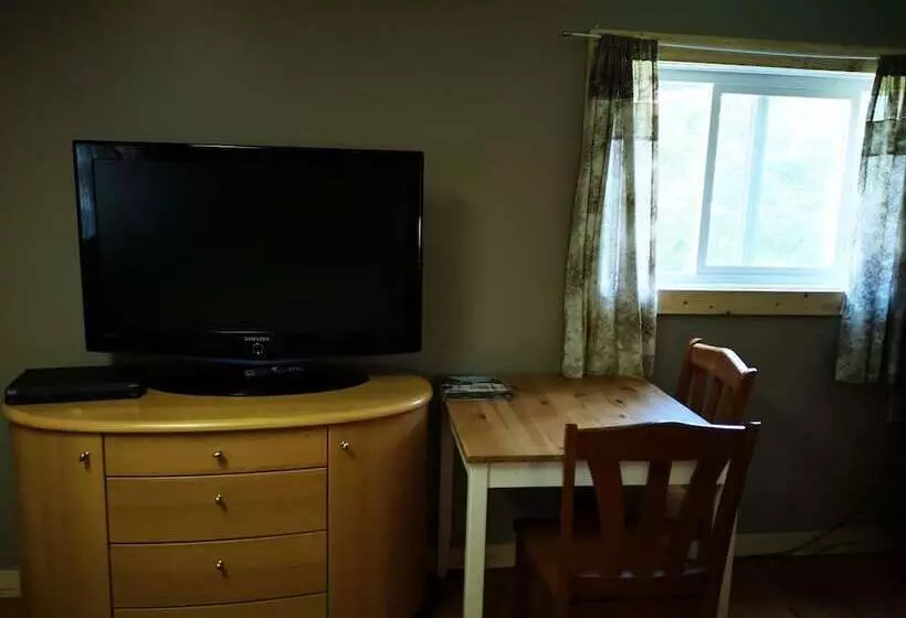 Motelli Overlook Inn & Cabins