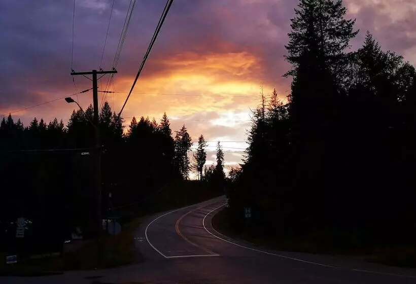 Motelli Overlook Inn & Cabins