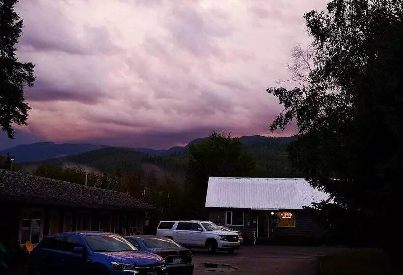 Motelli Overlook Inn & Cabins