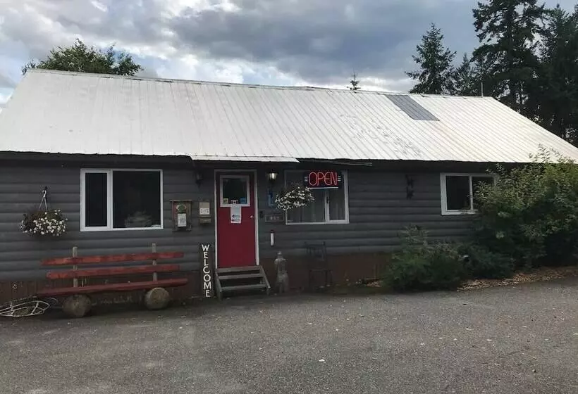 Motelli Overlook Inn & Cabins