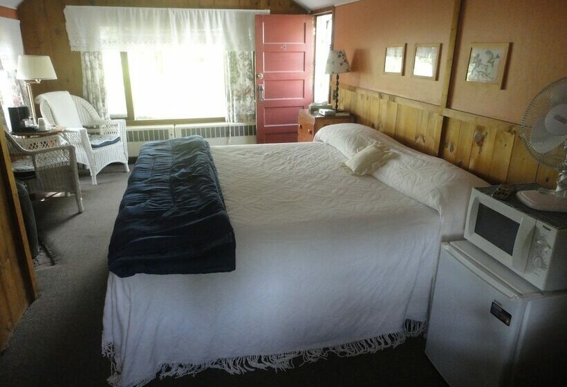 汽车旅馆  The Cabins At Autumn Mountain Winery