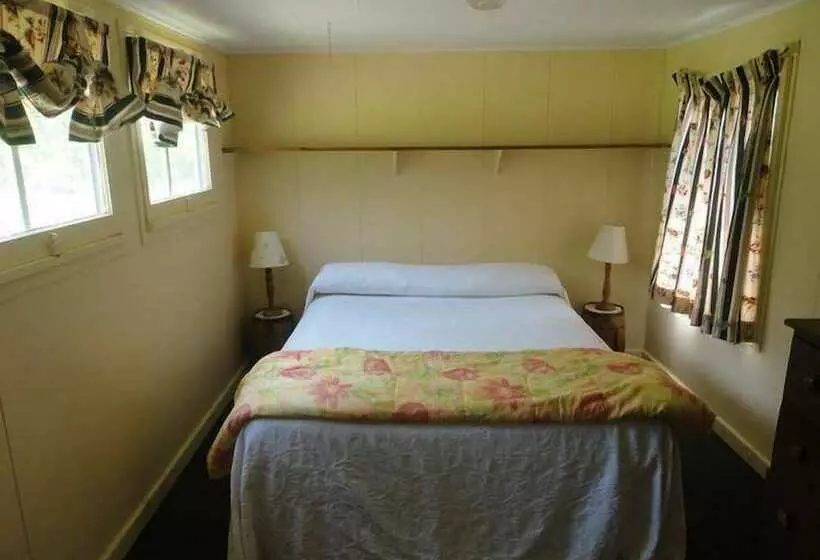 Motelli The Cabins At Autumn Mountain Winery