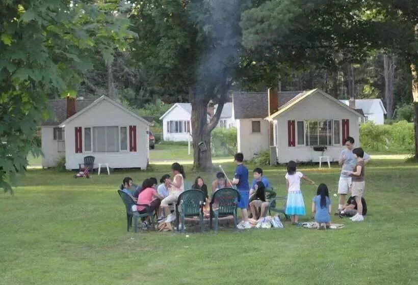 Motelli The Cabins At Autumn Mountain Winery