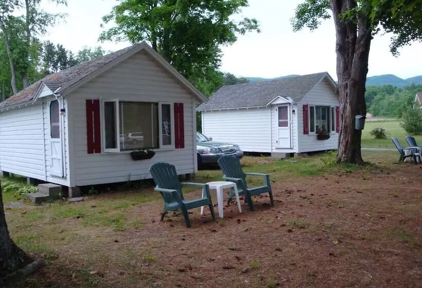 Motelli The Cabins At Autumn Mountain Winery