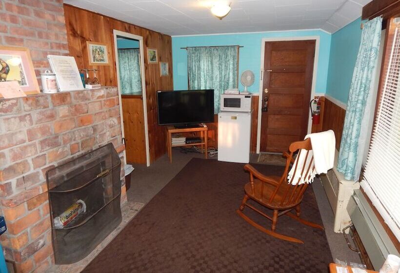 汽车旅馆  The Cabins At Autumn Mountain Winery