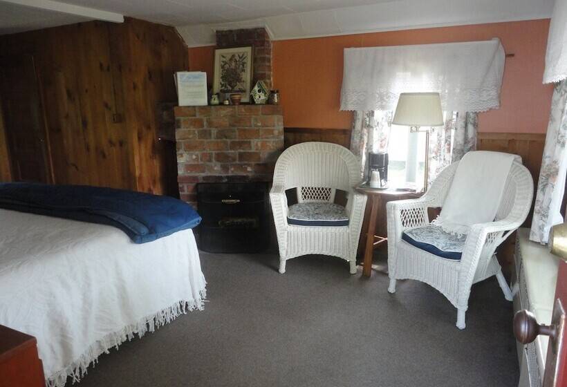 汽车旅馆  The Cabins At Autumn Mountain Winery