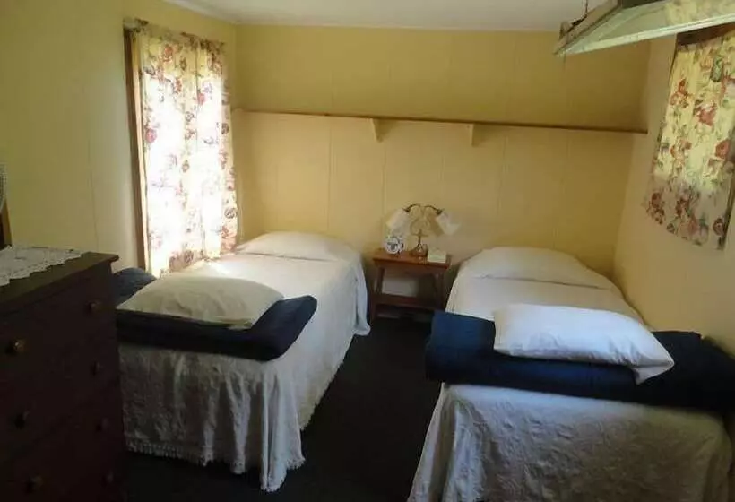 Motelli The Cabins At Autumn Mountain Winery