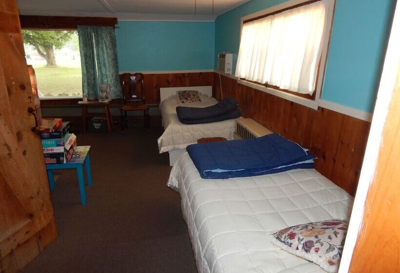 汽车旅馆  The Cabins At Autumn Mountain Winery