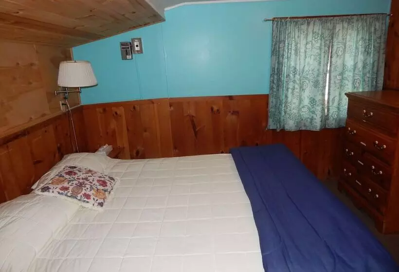 Motelli The Cabins At Autumn Mountain Winery