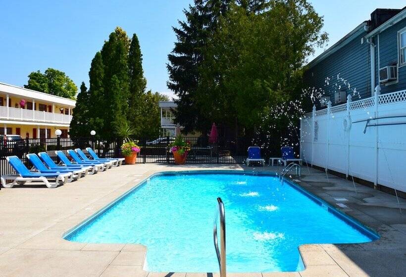 O Sullivan S On The Lake Motel