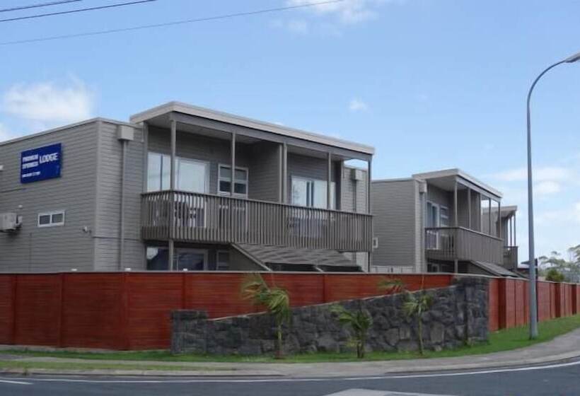 Parakai Springs Lodge