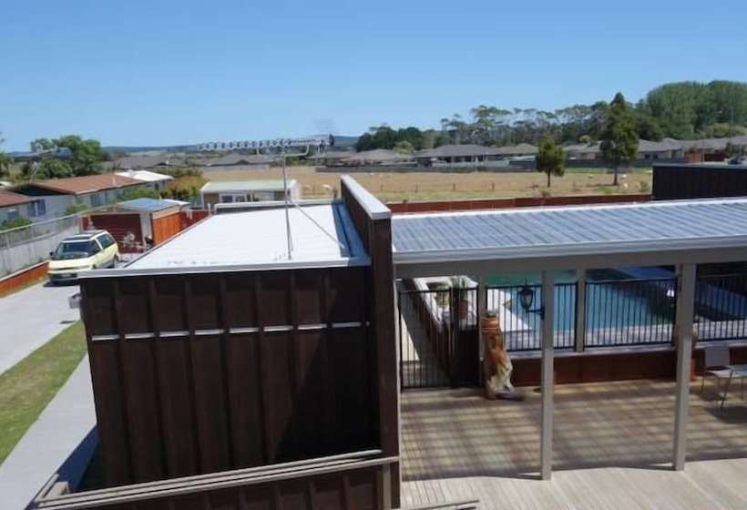 Parakai Springs Lodge