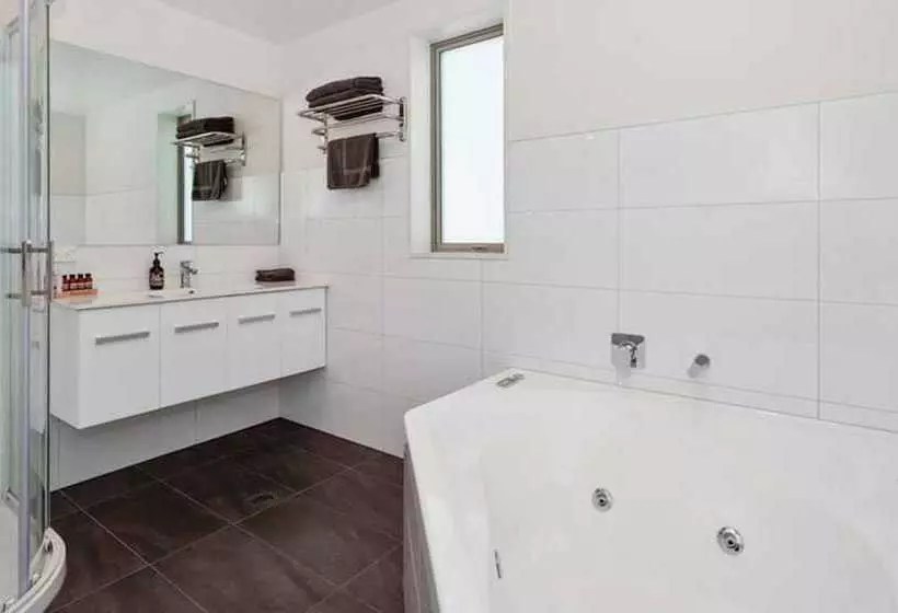 Rolleston Highway Motel