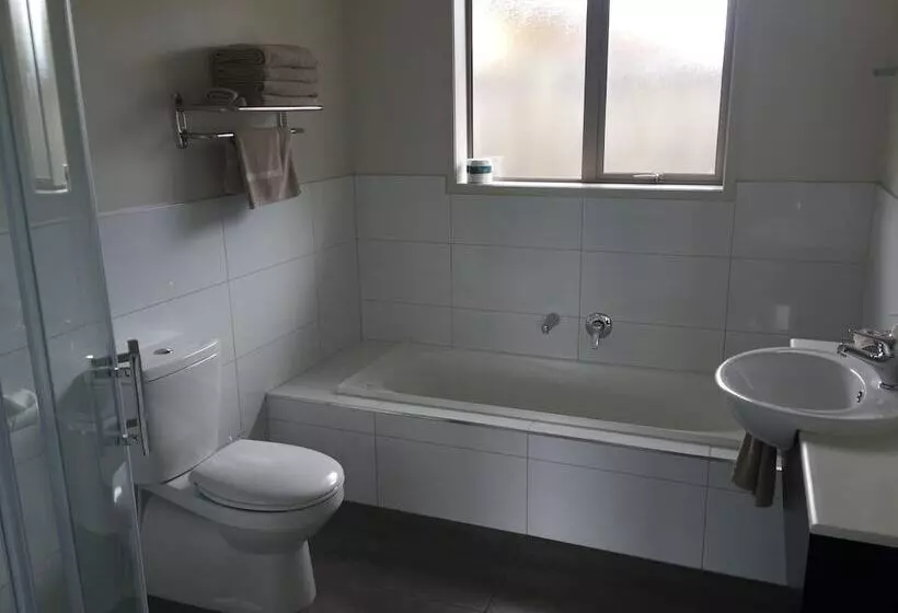 Rolleston Highway Motel