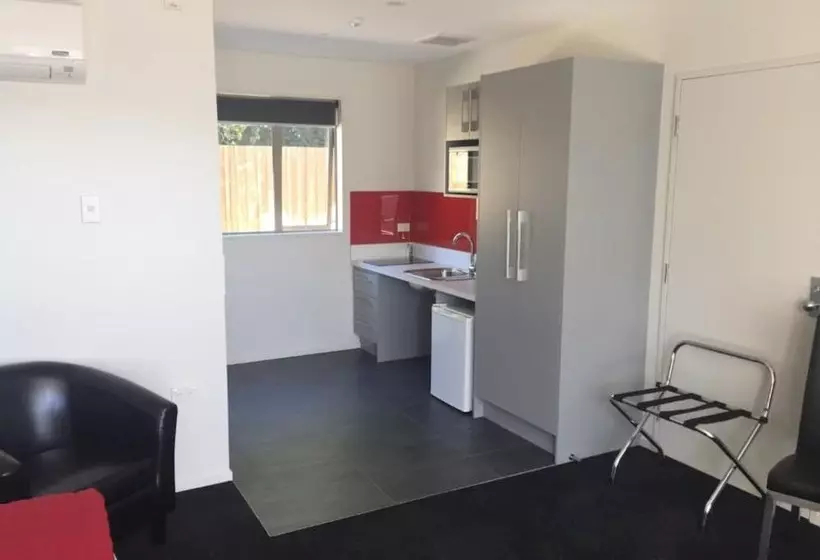 Rolleston Highway Motel