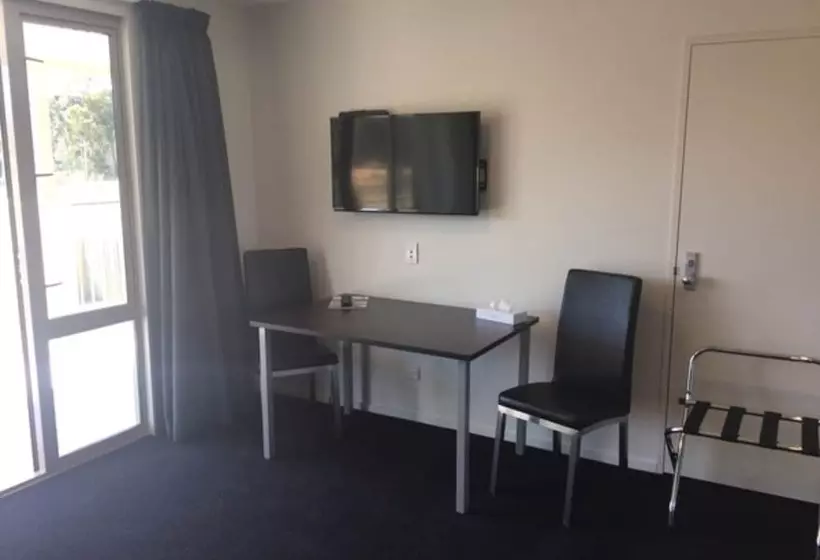 Rolleston Highway Motel