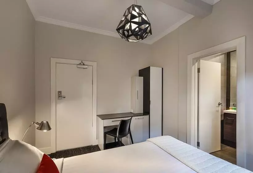 فندق صغير Como Court Budget Accommodation