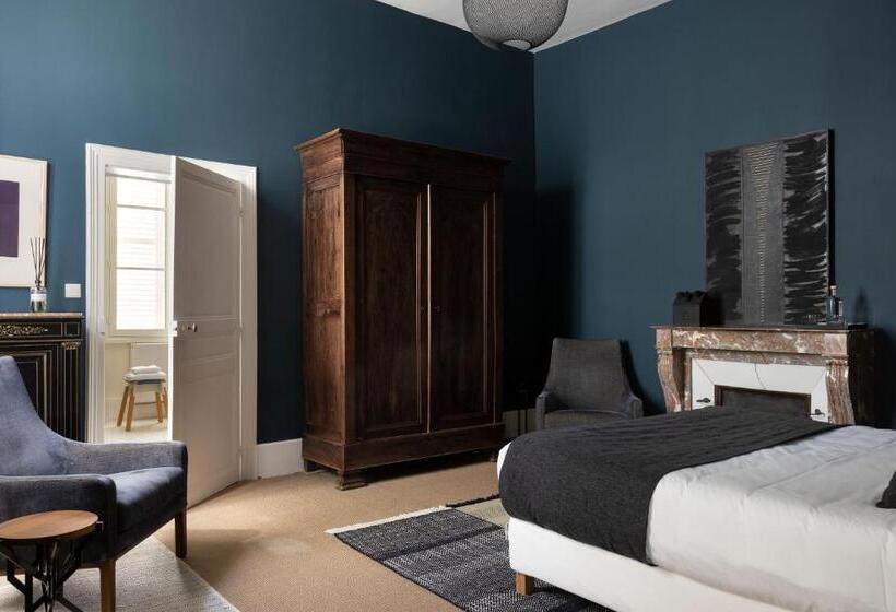 Bed and Breakfast Chateau De La Resle   Design Hotels