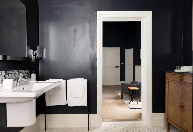 Bed and Breakfast Chateau De La Resle   Design Hotels