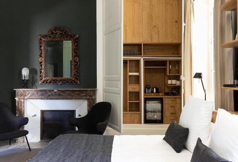 Bed and Breakfast Chateau De La Resle   Design Hotels