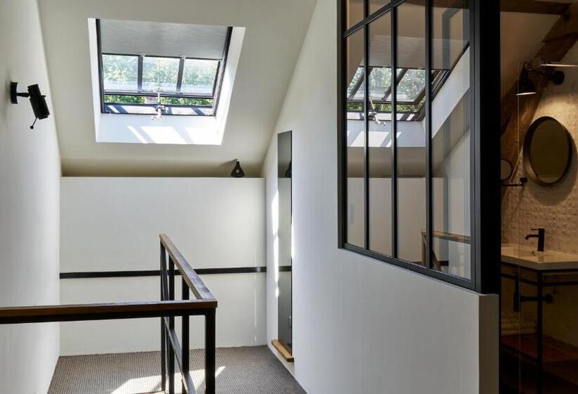 Bed and Breakfast Chateau De La Resle   Design Hotels