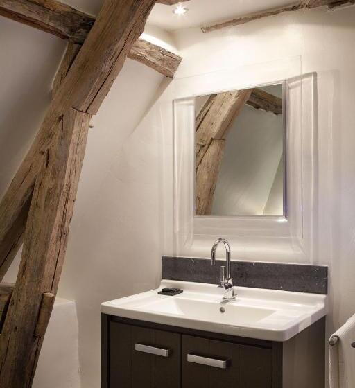 Bed and Breakfast Chateau De La Resle   Design Hotels