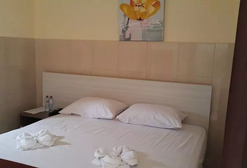 Отель Ambulu