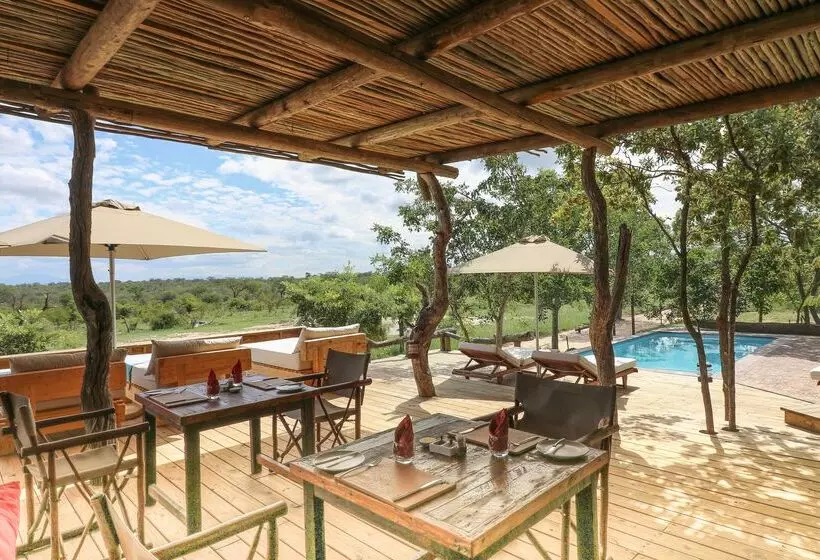 בית מלון כפרי Baobab Ridge Private Lodge