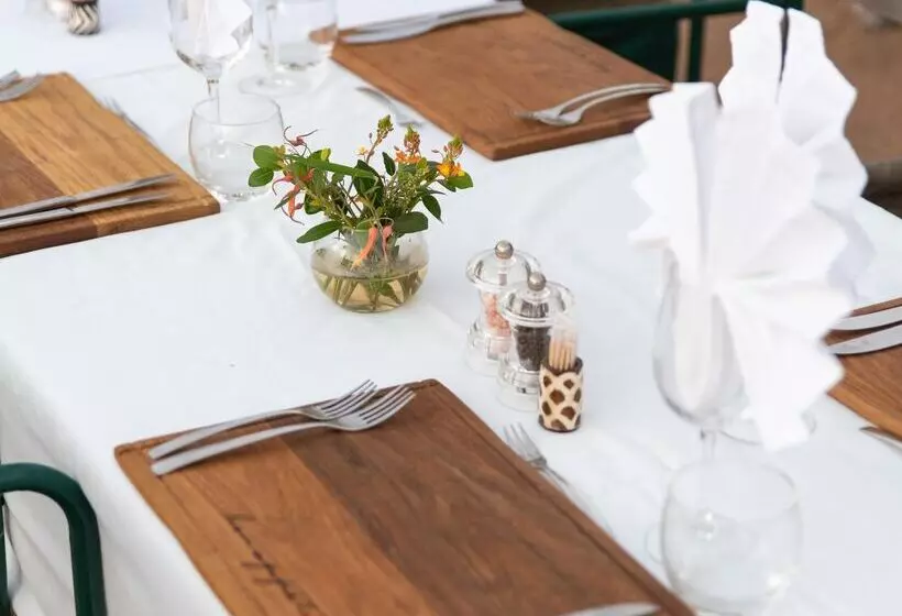 בית מלון כפרי Baobab Ridge Private Lodge