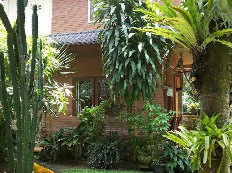 ホテル Ben S Homestay