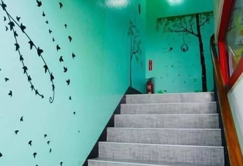 هتل Clover House 自助式無人旅店