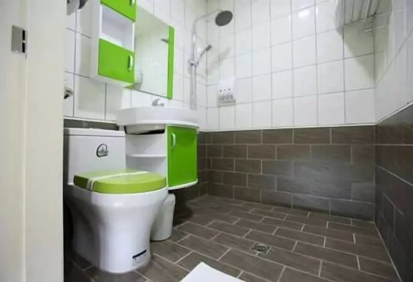 هتل Clover House 自助式無人旅店