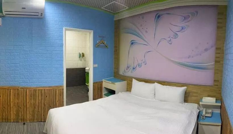 هتل Clover House 自助式無人旅店