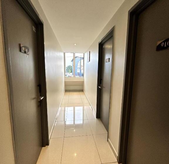 De Uptown Hotel @ P.j. 222