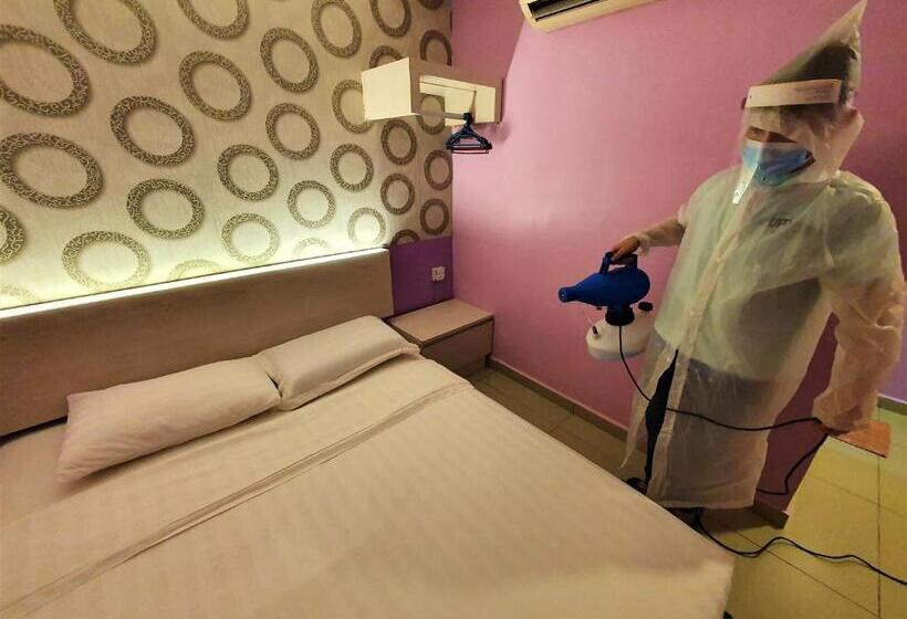 De Uptown Hotel @ P.j. 222